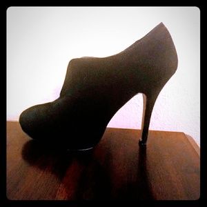 Black Stiletto Apt 9 pumps